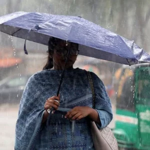দুপুর ১ টার মধ্যে ৮ জেলায় বজ্রবৃষ্টির আশঙ্কা, নদীবন্দরে সতর্কতা