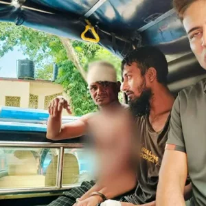 কচুরিপানার নিচে ৯ ঘণ্টা লুকিয়েও শেষ রক্ষা হলো না দুই গরু চোরের