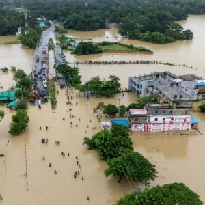 ক্ষতিগ্রস্ত ১২ লাখের বেশি মানুষ পানিবন্দি ৫২ হাজার পরিবার
