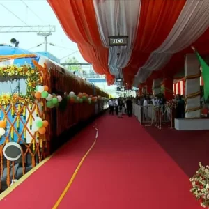 ভারতে প্রথমবারের মতো হাইড্রোজেনচালিত ট্রেন চালু, উদ্বোধন করলেন মোদি