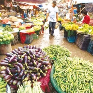 চড়া সবজির বাজার, চাল মুরগির দামও বাড়তি