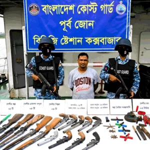 গহিন পাহাড়ে অস্ত্র তৈরির গোপন কারখানা, আটক মিন্টু বাহিনীর প্রধান