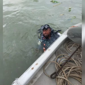 বুড়িগঙ্গায় ট্রলারডুবি, নিখোঁজ দুজন সাঁতরে উঠেছে অন্য পাড়ে