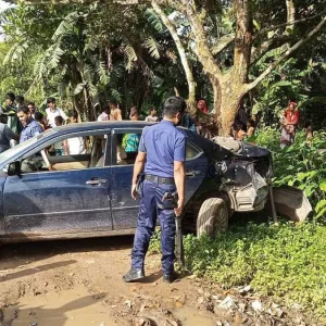 ব্রাহ্মণবাড়িয়ায় রেলক্রসিংয়ে ট্রেনের ধাক্কায় প্রাইভেট কারের যাত্রী নিহত