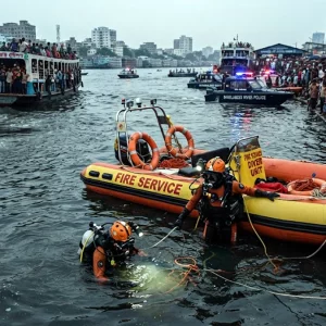 বুড়িগঙ্গায় লঞ্চের ধাক্কায় ট্রলারডুবি, নিখোঁজ ২