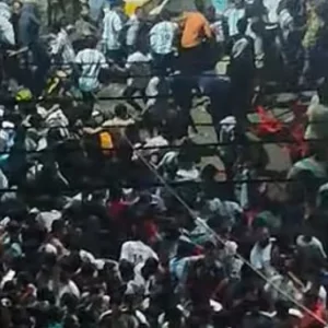 বড় পর্দায় খেলা দেখার সময় ব্রাজিল সমর্থককে ধাওয়া, আতঙ্কে দর্শকদের ছোটাছুটি