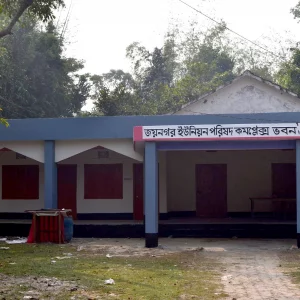 ১০ টাকার সরকারি ফি, আদায় ২০ হাজার, শরীয়তপুরে তহশিলদারের বিরুদ্ধে অভিযোগ