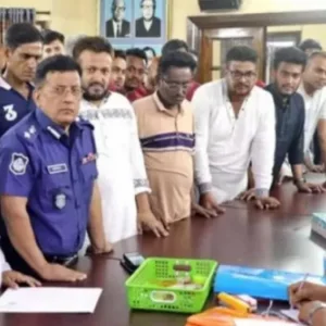 ইউনিফর্ম পরে আওয়ামী লীগের মনোনয়ন অনুষ্ঠানে: অতিরিক্ত ডিআইজিকে বাধ্যতামূলক অবসর