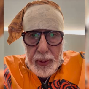 অস্ত্রোপচার শেষে আইসিইউতে অমিতাভ! এখন কেমন আছেন অভিনেতা?