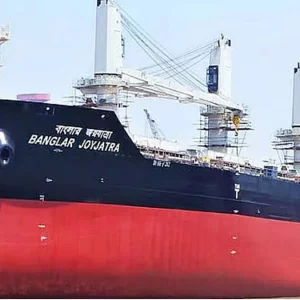 হরমুজ প্রণালির কাছে ১১৫ দিন আটকে থাকার পর দেশে ফিরছেন ‘বাংলার জয়যাত্রা’র ১৭ নাবিক