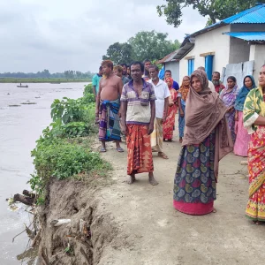 করতোয়ার ভাঙনে আশ্রয়ণ প্রকল্পসহ শতাধিক ঘরবাড়ি হুমকিতে