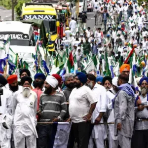 যুক্তরাষ্ট্র–ভারত বাণিজ্যচুক্তি বাতিলের দাবিতে দিল্লির দিকে কৃষকদের পদযাত্রা