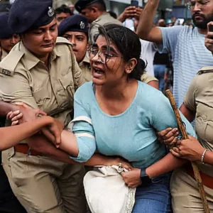 থানা থেকে মুক্তি পেয়েই পুনরায় যন্তর মন্তরের বিক্ষোভে যোগ দিচ্ছেন আন্দোলনকারীরা