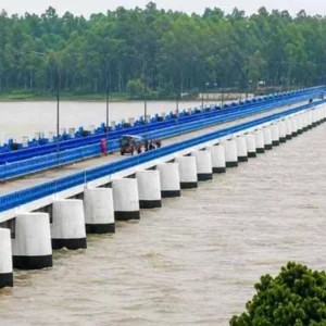 পাহাড়ি ঢল-ভারী বৃষ্টিতে বিপৎসীমা ছুঁইছুঁই তিস্তার পানি