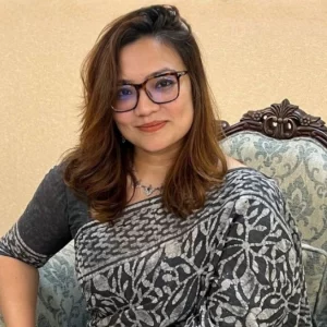 এবার জামায়াত এমপির ভিডিও ইস্যুতে ঢাবি শিক্ষিকা মোনামীর পোষ্ট