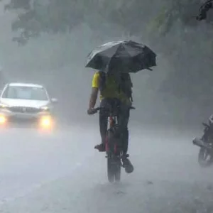 আগামী ২৪ ঘণ্টায় দেশের চার অঞ্চলে ‘অতি ভারী’ বৃষ্টির পূর্বাভাস, চট্টগ্রামে ভূমিধসের শঙ্কা