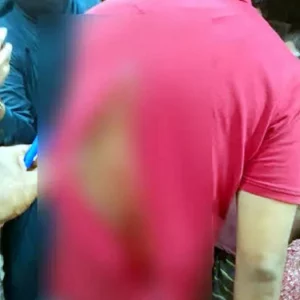 বাজার থেকে ফেরার পথে ইমিগ্রেশন পুলিশের এসআইকে কুপিয়ে জখম, পিঠে ৪৩ সেলাই