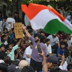 সরকারের সঙ্গে বৈঠকে বসছে ককরোচ জনতা পার্টি