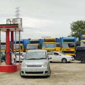 গ্যাস না পেয়ে বিপাকে চালক-যাত্রীরা, সোনারগাঁওয়ে ১৮ সিএনজি ফিলিং স্টেশন বন্ধ