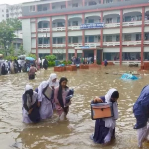 জলাবদ্ধতায় পরীক্ষা নেওয়ার ঘটনায় কুমিল্লা সরকারি মহিলা কলেজের ৭ শিক্ষক বদলি