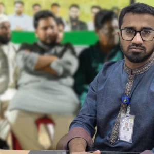 রাষ্ট্রপতিকে বহাল রেখে মধু খেয়ে, আবার এখন তার বিচার দাবি করা হাস্যকর!