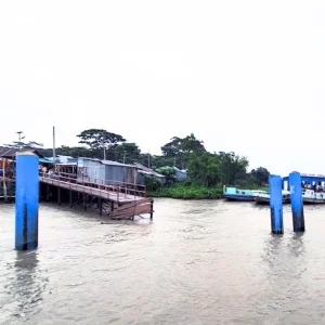 স্রোতের তোড়ে পন্টুন বিচ্ছিন্ন, রাঙ্গাবালীতে নৌপথে দুর্ভোগে হাজারো যাত্রী