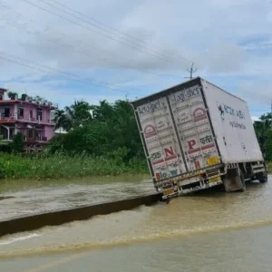 আসামের বন্যায় আরও ১৪ জনের মৃত্যু, প্রাণহানি বেড়ে ৬১