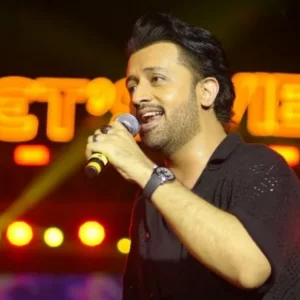 সুরের জাদুতে ঢাকা মাতালেন আতিফ আসলাম