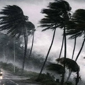 দুপুর ১টার মধ্যে সাত জেলায় ঝড়ের আশঙ্কা, নদীবন্দরে সতর্কতা