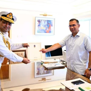 প্রধানমন্ত্রীর সঙ্গে নবনিযুক্ত নৌবাহিনী প্রধানের সৌজন্য সাক্ষাৎ