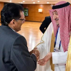 সৌদি আরবের উপ-পররাষ্ট্রমন্ত্রীর সঙ্গে পররাষ্ট্রমন্ত্রীর শুভেচ্ছা বিনিময়