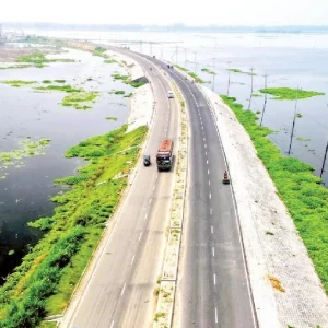 অপরিকল্পিত অবকাঠামো নির্মাণে সংকুচিত হচ্ছে চলনবিল