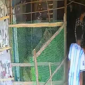 ২০ লাখ টাকা চাঁদা দাবি, না দেওয়ায় ব্যবসায়ীর নির্মাণাধীন ভবনে শ্রমিকদের মারধর ও ভাঙচুর