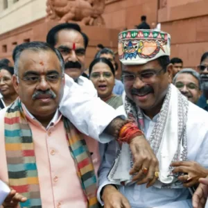 ধর্মেন্দ্র প্রধানকে ঘিরে ভারতের লোকসভায় বিজেপি-কংগ্রেসের উত্তেজনা