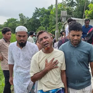 দক্ষিণ আফ্রিকায় সুপারশপে আগুন: নারায়ণগঞ্জে নিহত ৫ জনের বাড়িতে মাতম