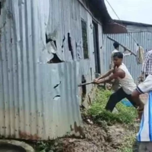 ব্রাহ্মণবাড়িয়ায় মাদক ব্যবসায়ের অভিযোগে কয়েকটি বাড়িতে ভাঙচুর