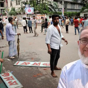 ছাত্রশিবির-ছাত্রদলের সংঘর্ষে আলিয়া মাদ্রাসার অধ্যক্ষ আহত