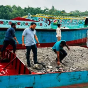 বিছানাকান্দিতে ইজারার শর্ত উপেক্ষা করে পাথর উত্তোলন, আটক ৮