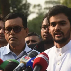 ভারত শেখ হাসিনাকে রাখতে চাচ্ছে না: আসিফ মাহমুদ