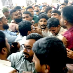 ছাত্রদলের হট্টগোলে গণঅভ্যুত্থান দিবসের অনুষ্ঠান পণ্ড