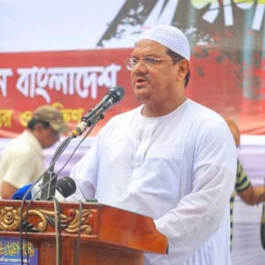 আমরা শিয়ালের হাতে মুরগি তুলে দেওয়ার মতো ভুল করেছি: রেজাউল করীম