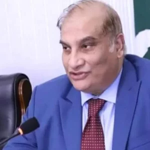 ঢাকায় বাসভবনে অগ্নিকাণ্ড, স্ত্রীসহ হাসপাতালে ভর্তি পাকিস্তান হাইকমিশনার