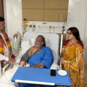 হাসপাতালে মিঠুন চক্রবর্তী, দেখতে গেলেন শুভেন্দু অধিকারী