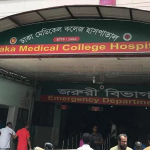 মিরপুরে প্রাইভেট কার থেকে বিএনপি নেতাকে গুলি, আহত নারীসহ ২