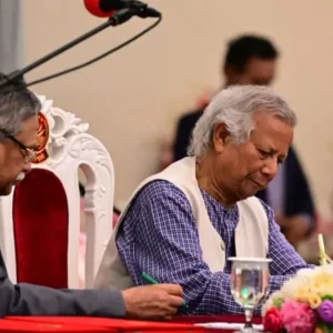 ড. ইউনূসের নেতৃত্বে অন্তর্বর্তী সরকার গঠন, শপথ নেন উপদেষ্টারা
