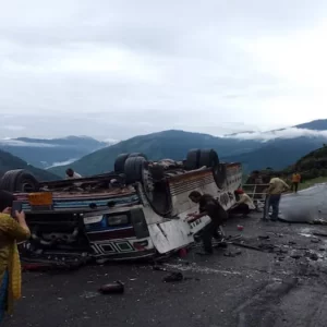 ভারতের হিমাচলে বাস উল্টে নিহত ৮, আহত ১০