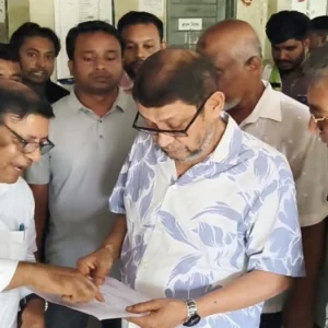 হঠাৎ পরিদর্শনে চাঁদপুরে স্বাস্থ্যমন্ত্রী, হাসপাতালের অব্যবস্থাপনায় সিভিল সার্জনকে ‘স্ট্যান্ড রিলিজ’