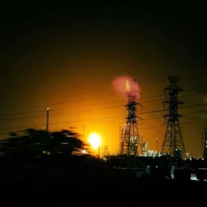 সৌদি আরবের আরামকো তেল শোধনাগারে বিস্ফোরণ-আগুন