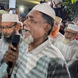 কোটালীপাড়ায় প্যারোলে মুক্তি পেয়ে বাবার জানাজায় আওয়ামী লীগ নেতা