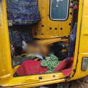 দুই ট্রাকের সংঘর্ষে চাপা পড়লো অটোরিকশা, নিহত ২